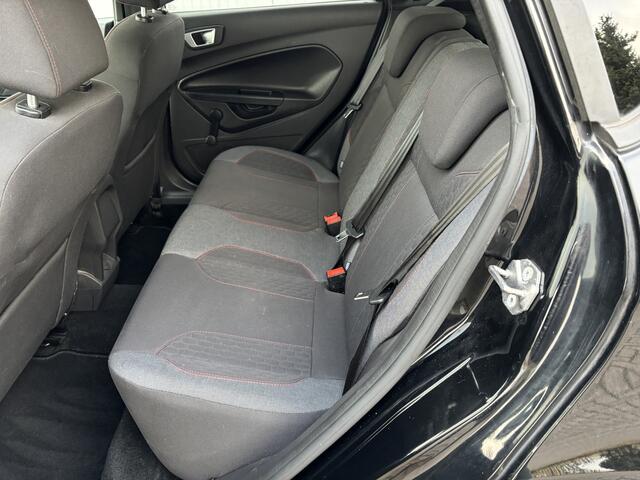 Ford FIESTA 1.0 EcoBoost ST Line [ fm navi,ecc,17``lmv,cruise,trekhaak ]
