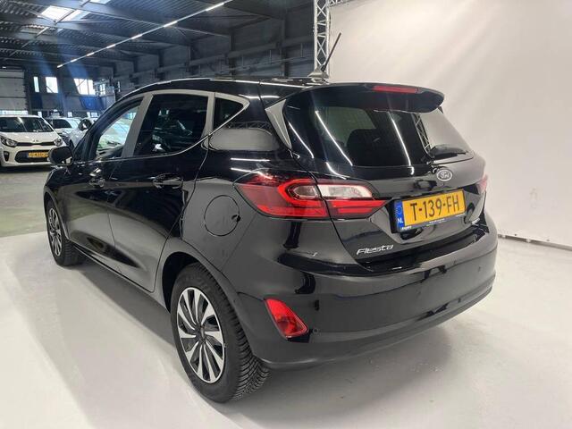 Ford FIESTA 125pk EcoBoost Hybrid Titanium X B&O Navi Camera Winter Parking pack Privacy glass All season banden