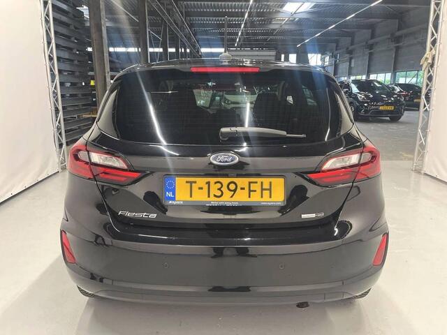 Ford FIESTA 125pk EcoBoost Hybrid Titanium X B&O Navi Camera Winter Parking pack Privacy glass All season banden