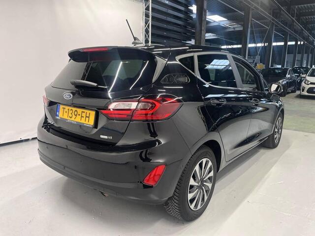 Ford FIESTA 125pk EcoBoost Hybrid Titanium X B&O Navi Camera Winter Parking pack Privacy glass All season banden