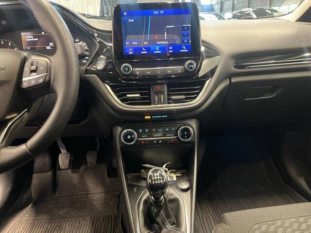 Ford FIESTA 125pk EcoBoost Hybrid Titanium X B&O Navi Camera Winter Parking pack Privacy glass All season banden