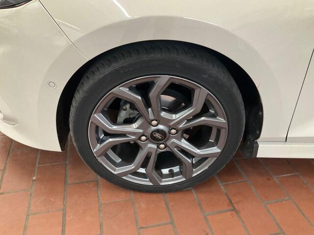 Ford FIESTA 1.0 EcoBoost Hybrid ST-Line X | Adaptive cruise control | Winter Pack | Dodehoeksensoren | Full-LED koplampen | Achteruitrijcamera | Draadloze telefoonlader | Privacy glass