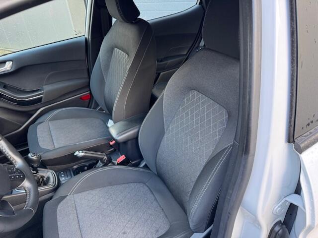 Ford FIESTA 1.0 EcoBoost Active X Navigatie, Clima