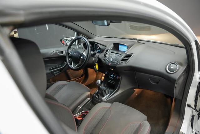 Ford FIESTA ST-Line 1.0 125pk |Maxton|Sparco 17"|climate control|cruise control|navi|bluetooth|parkeersensoren|voorruit verwarming|