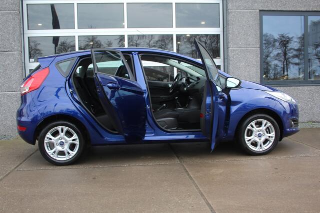 Ford FIESTA 1.0 Titanium 80 Pk 5 Drs Navigatie, Trekhaak, LM Dealer onderhouden