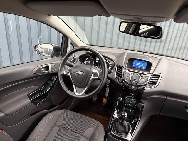 Ford FIESTA 1.0 EcoBoost 100Pk Titanium | Parkeersensoren V&A | Voorruitverw. | Bluetooth | Prijs Rijklaar!!