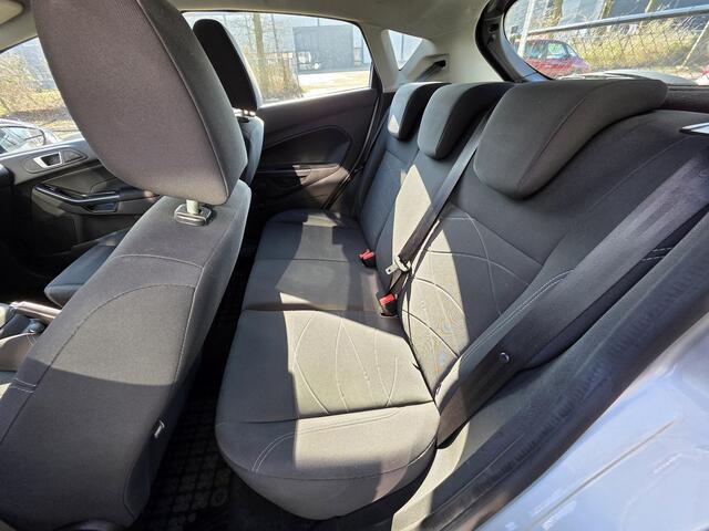 Ford FIESTA 1.0 Style Ultimate **AIRCO-NAVI-PDC**