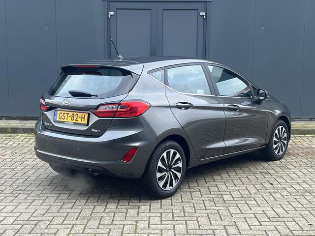 Ford FIESTA 1.0 EcoBoost Hybrid Titanium Automaat / Navigatie via Android Auto/Apple Carplay / Stoelverwarming / Parkeersensor Achter