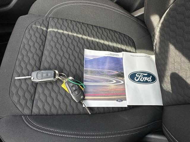 Ford FIESTA 1.0 EcoBoost Hybrid Titanium Automaat / Navigatie via Android Auto/Apple Carplay / Stoelverwarming / Parkeersensor Achter