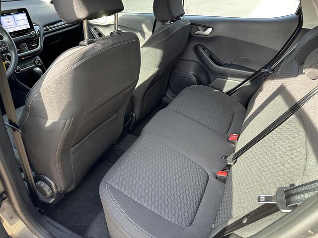 Ford FIESTA 1.0 EcoBoost Hybrid Titanium Automaat / Navigatie via Android Auto/Apple Carplay / Stoelverwarming / Parkeersensor Achter