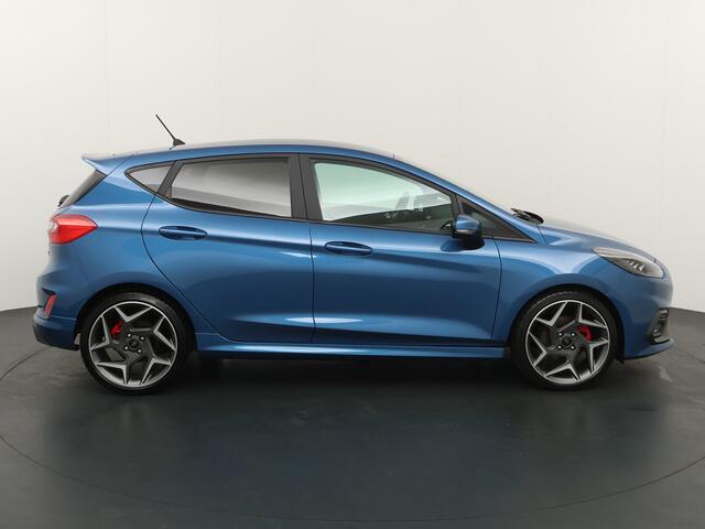 Ford FIESTA 1.5 200PK EcoBoost ST-3 | Recaro | 18-inch | Winter Pack | Camera | Full LED |