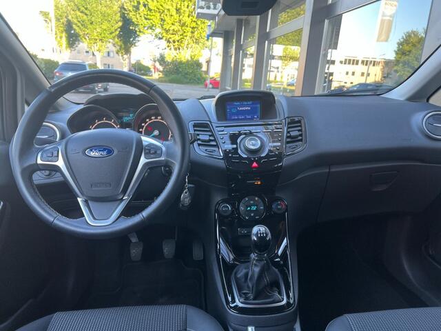 Ford FIESTA 1.0 ECOB. TITANIUM