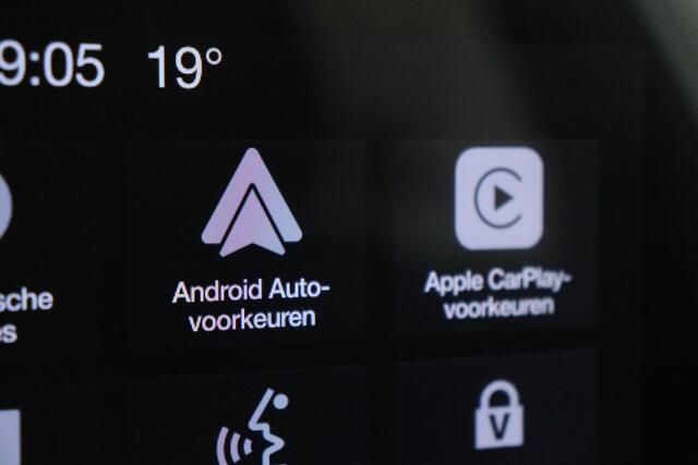 Ford FIESTA 1.0 EcoBoost ST-Line | Carplay | Climate control | PDC | Navigatie | Cruise control | Sportstoelen | DAB | Bluetooth