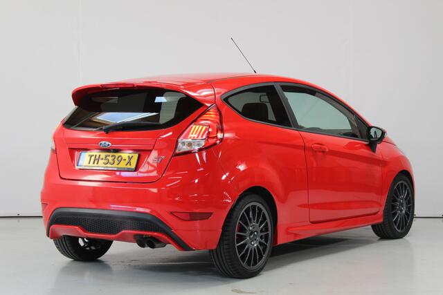 Ford FIESTA 1.6 ST2 | Recaro | Camera | Keyless | Dealer Oh | Stoelverwarming