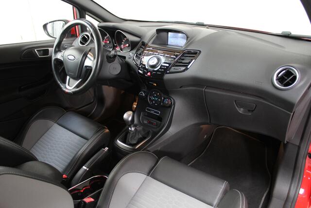Ford FIESTA 1.6 ST2 | Recaro | Camera | Keyless | Dealer Oh | Stoelverwarming