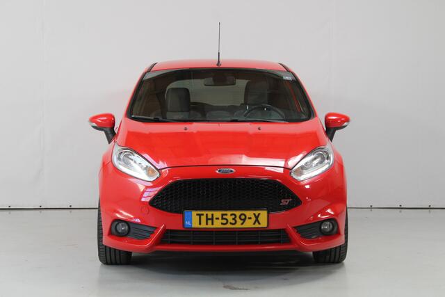 Ford FIESTA 1.6 ST2 | Recaro | Camera | Keyless | Dealer Oh | Stoelverwarming