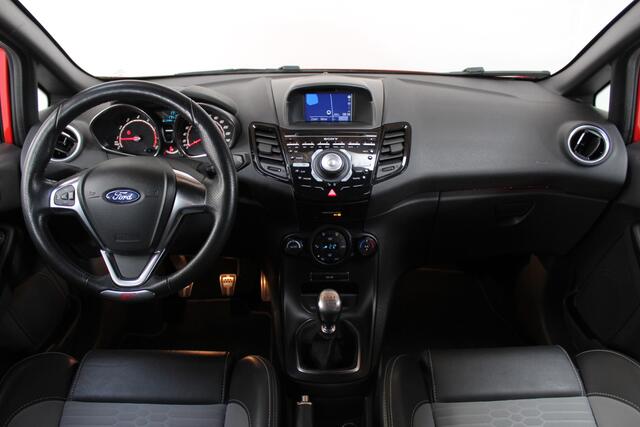 Ford FIESTA 1.6 ST2 | Recaro | Camera | Keyless | Dealer Oh | Stoelverwarming