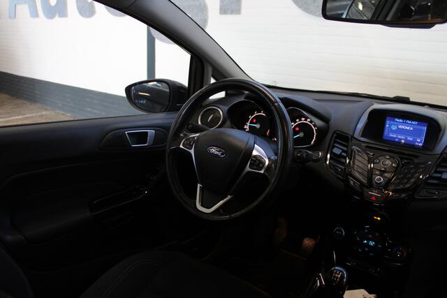 Ford FIESTA 1.0 EcoBoost Titanium | Incl. 12 maanden garantie | 1ste eigenaar | Cruise control | Climate control | Radio | Bluetooth | Parkeersensoren |