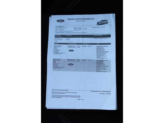 Ford FIESTA 1.0 EcoBoost Titanium Navigatie/Adaptive cruise control/Climate control/Lane assist/Apple carplay/Stoelverwarming/Stuurverwarming/Voorruitverwarming/Achteruitrijcamera/Parkeersensoren rondom/Dodehoek detectie/Keyless/Bluetooth/Lichtmetalen velgen.