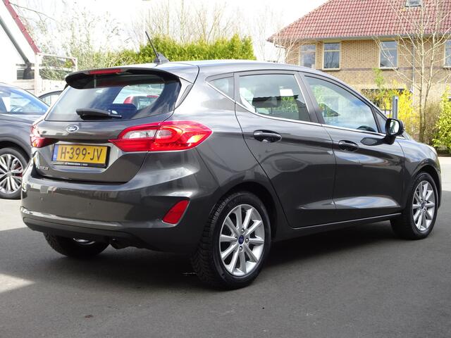 Ford FIESTA 1.0 EcoBoost Titanium Automatische airco, stoelverwarming, stuurwielverwarming, carplay, cruise controle, licht metalen velgen, parkeersensoren, enz.