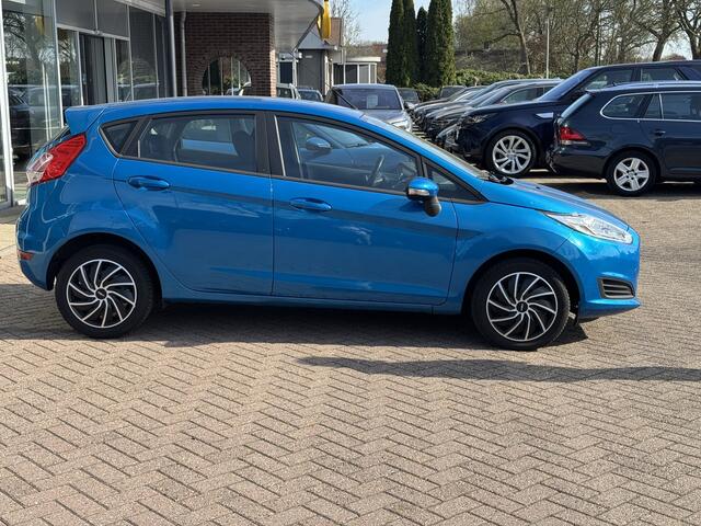 Ford FIESTA 1.0 Style / NL Auto! / Goed onderhouden! / Navigatie / Bluetooth / Radio / Airco