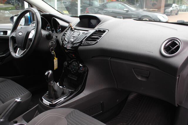 Ford FIESTA 1.0 Style / NL Auto! / Goed onderhouden! / Navigatie / Bluetooth / Radio / Airco