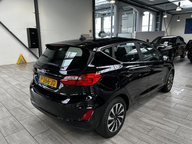 Ford FIESTA EcoBoost Hybrid 125 pk Titanium | LED | Navi | Clima | Cruise | Apple Carplay | 4 seiz. banden