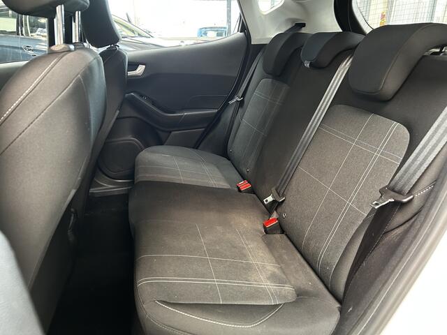 Ford FIESTA EcoBoost 95PK Connected | All sesaonbanden I DAB I Cruise I Airco I Apple carplay/Andr. Auto | 17"LMV |