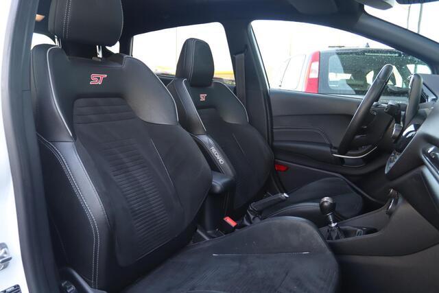 Ford FIESTA 1.5 ECOBOOST ST-3 200PK PERFORMANCE | PANO | LAUNCH CONTROL | FULL-LED | RECARO | B&O | CAMERA | CARPLAY | WINTERPACK | BLIS |