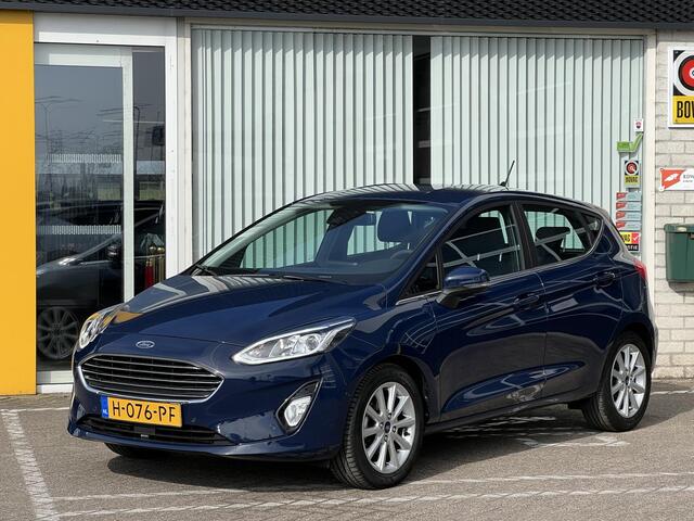 Ford FIESTA 1.0 EcoBoost Titanium | Achteruitrijcamera | Dodehoek detectie | Parkeersensoren | DAB | Cruise adaptief | Lichtmetaal |