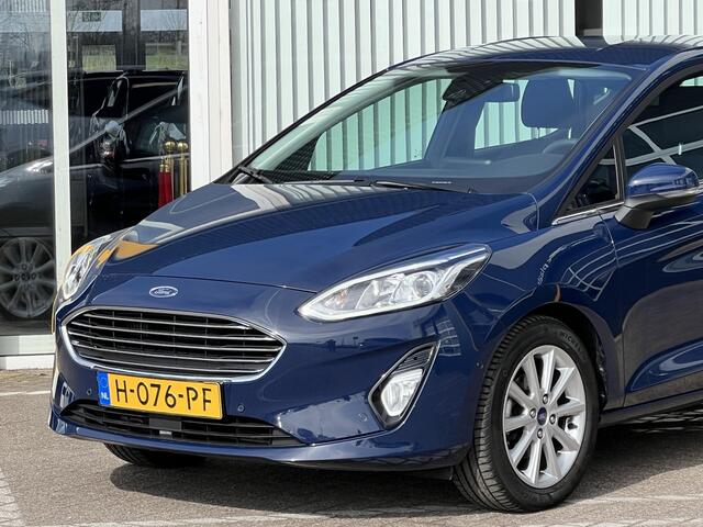 Ford FIESTA 1.0 EcoBoost Titanium | Achteruitrijcamera | Dodehoek detectie | Parkeersensoren | DAB | Cruise adaptief | Lichtmetaal |