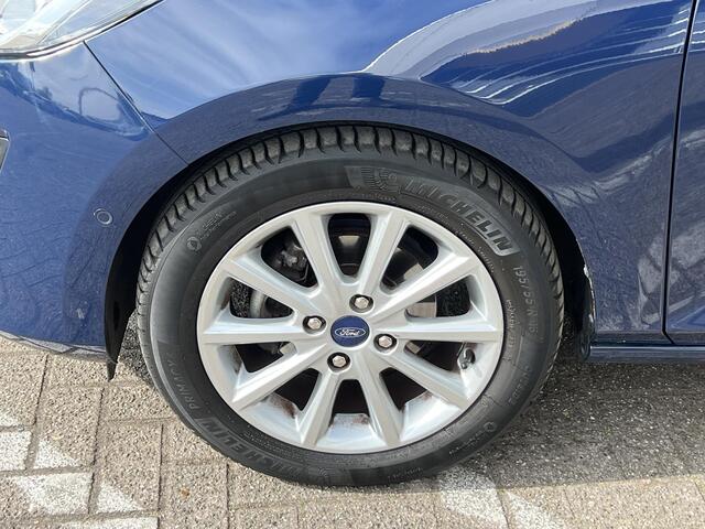Ford FIESTA 1.0 EcoBoost Titanium | Achteruitrijcamera | Dodehoek detectie | Parkeersensoren | DAB | Cruise adaptief | Lichtmetaal |