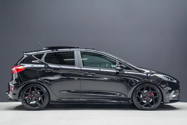 Ford FIESTA ST-3 1.5 200pk |Milltek dual outlet|Maxton|panoramadak|B&O|Apple Carplay|LED|cruise control|DAB|winterpack|18"|