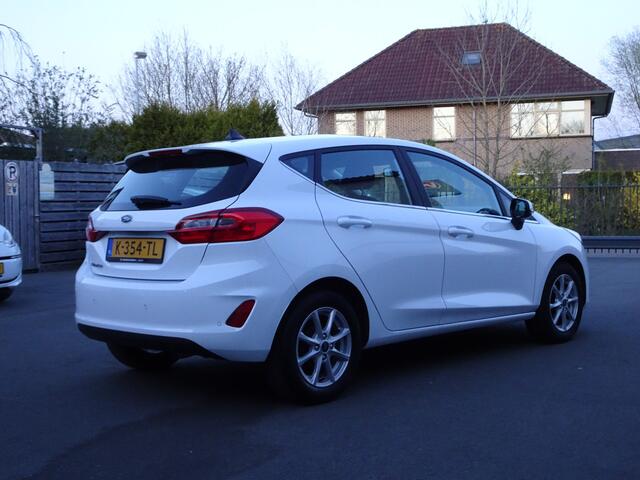 Ford FIESTA 1.0 EcoBoost Titanium Automatische airco, navigatie, cruise controle, parkeersensoren, licht metalen velgen, enz.