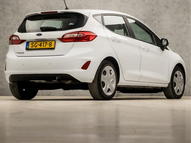 Ford FIESTA 1.1 Design (APPLE CARPLAY, GROOT NAVI, PARKEERSENSOREN, SPORTSTOELEN, CRUISE, LANE ASSIST, DAB+, NIEUWSTAAT)