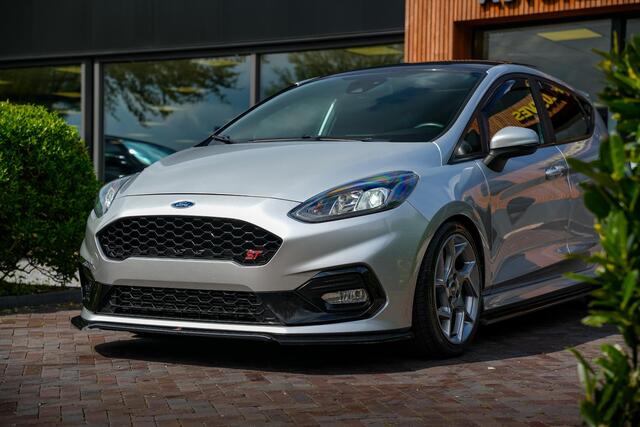 Ford FIESTA ST Panoramadak Recaro PDC Carplay Maxton Design LED Stoelverw.