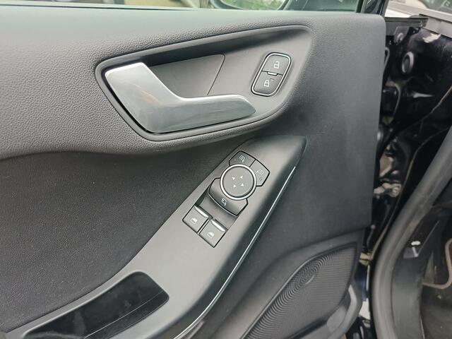 Ford FIESTA 1.0 EcoBoost Titanium | Automaat | Achteruitrij camera | Cruise Control | Trekhaak |