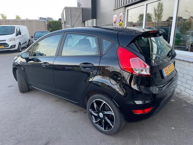 Ford FIESTA AMBIENTE 1.25i 5 Deurs Airco Spoiler Sportvelgen