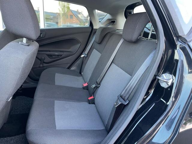 Ford FIESTA AMBIENTE 1.25i 5 Deurs Airco Spoiler Sportvelgen