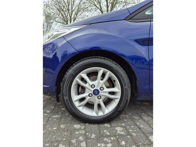 Ford FIESTA 1.0 EcoBoost Titanium CrC Voorruit- en stoelverwarming Trekhaak NW Distributietriem