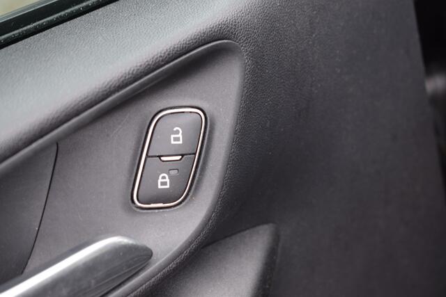Ford FIESTA 1.1 Trend//Navi//5drs!!