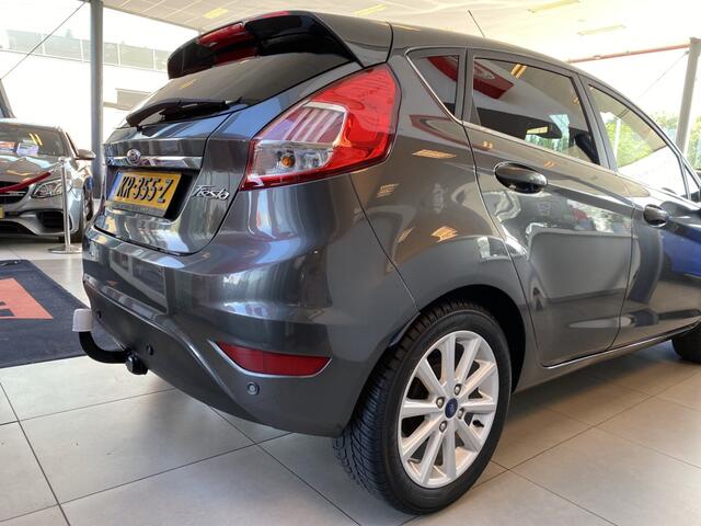 Ford FIESTA 1.0 EcoBoost Titanium,Navigatie,Achteruitrijsensoren,Parkeerassistent,Keyless Entry,Trekhaak,Climate&Cruisecontrol,Achteruitrijsensoren,16 Inch lmv