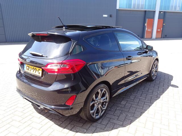 Ford FIESTA 1.0 EcoBoost Titanium ST-Line, 6-Bak, Panoramadak, Multimedia, Sport Interieur, Apple Carplay/ Android, Navigatie, Bedienbaar stuur, LM-Velgen, Airco/ECC, CruiseControl, Parkeersensoren