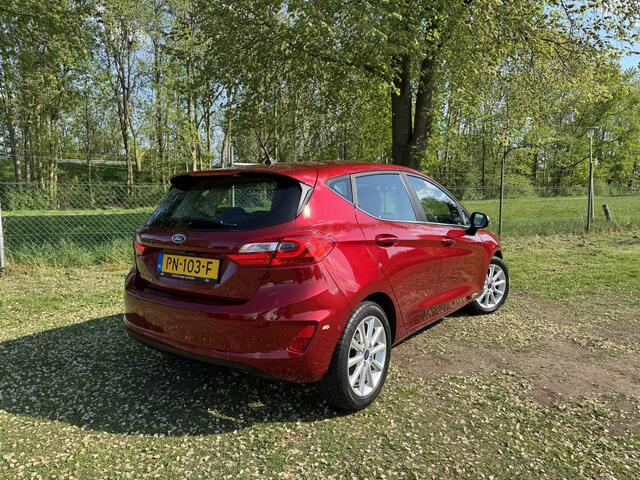 Ford FIESTA 1.0 EB 100PK Titanium | ADAP. CRUISE | DISTRIBUTIERIEM VERVANGEN | CAMERA | CLIMA |