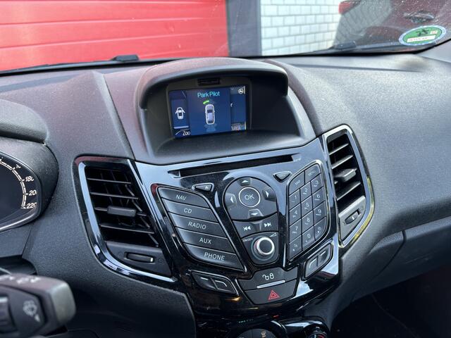 Ford FIESTA 1.0 EcoBoost Titanium TREKHAAK / NAVI / CLIMA / PDC / BLUETOOTH / CRUISE / NL-AUTO