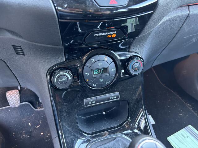 Ford FIESTA 1.0 EcoBoost Titanium TREKHAAK / NAVI / CLIMA / PDC / BLUETOOTH / CRUISE / NL-AUTO