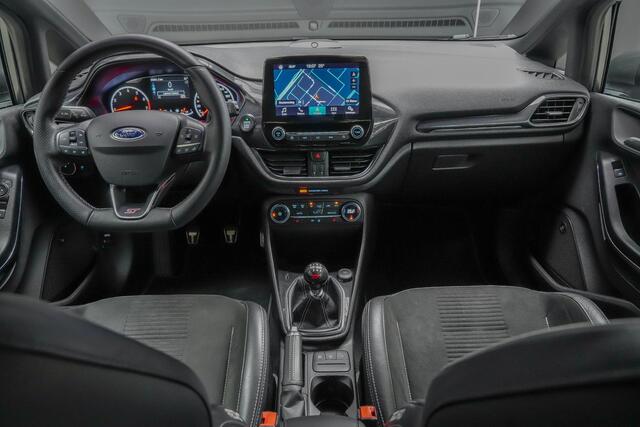 Ford FIESTA ST-3 1.5 200pk PERFORMANCE PACK |Maxton|launch control|slipdifferentieel|Apple Carplay|B&O|BLIS|camera en sensoren|winterpack|LED|cruise control|DAB|18"|