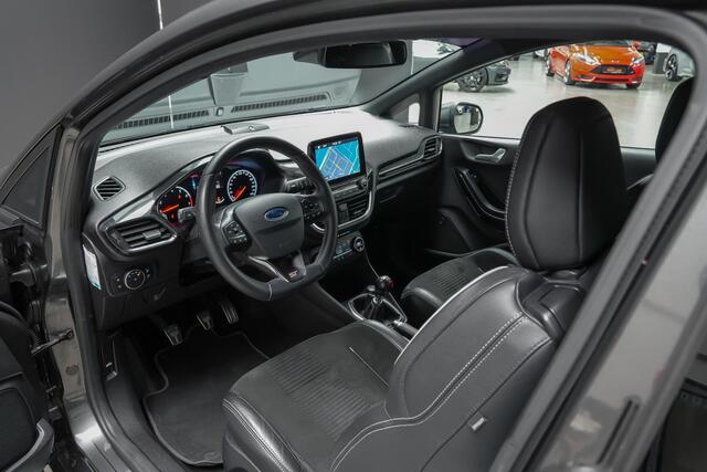 Ford FIESTA ST-3 1.5 200pk PERFORMANCE PACK |Maxton|launch control|slipdifferentieel|Apple Carplay|B&O|BLIS|camera en sensoren|winterpack|LED|cruise control|DAB|18"|