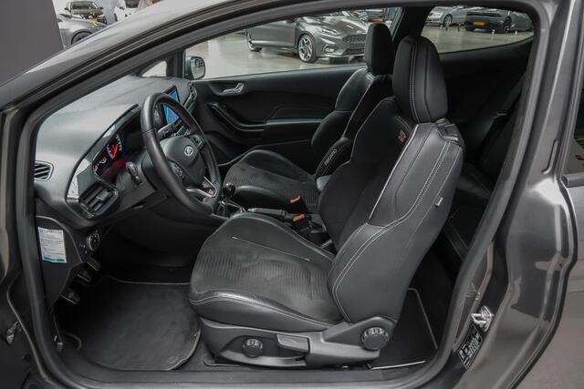 Ford FIESTA ST-3 1.5 200pk PERFORMANCE PACK |Maxton|launch control|slipdifferentieel|Apple Carplay|B&O|BLIS|camera en sensoren|winterpack|LED|cruise control|DAB|18"|
