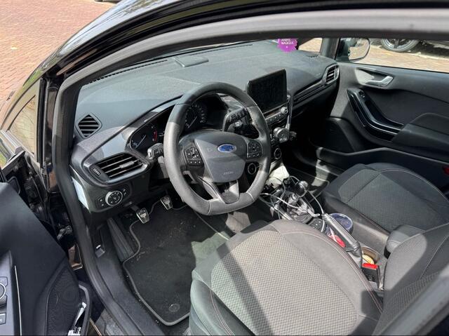 Ford FIESTA 1.0 EcoBoost ST-Line / Navigatie / Parkeerhulp achter / 17'' / LED Koplampen / DAB / Getint glas / Cruise Control